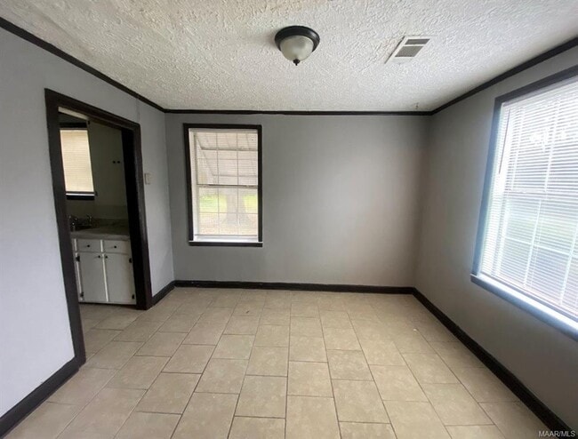 Building Photo - 3577 Whiting Ave