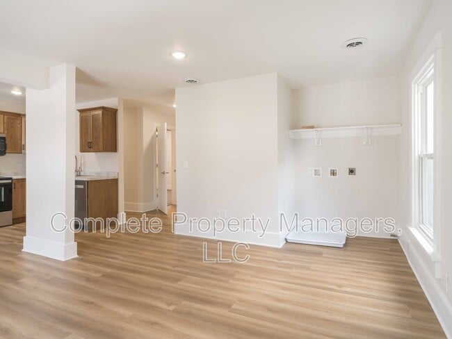 Building Photo - 821 Jefferson Ave