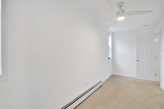 Building Photo - 811 Montgomery St