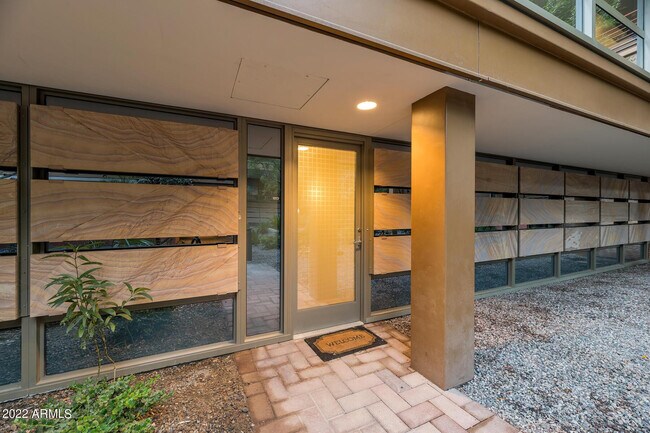 Building Photo - 7161 E Rancho Vista Dr