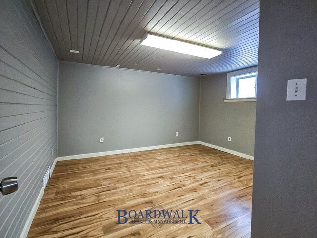 Building Photo - 1748 S Main St