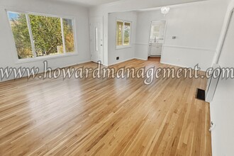 Building Photo - 01658CE