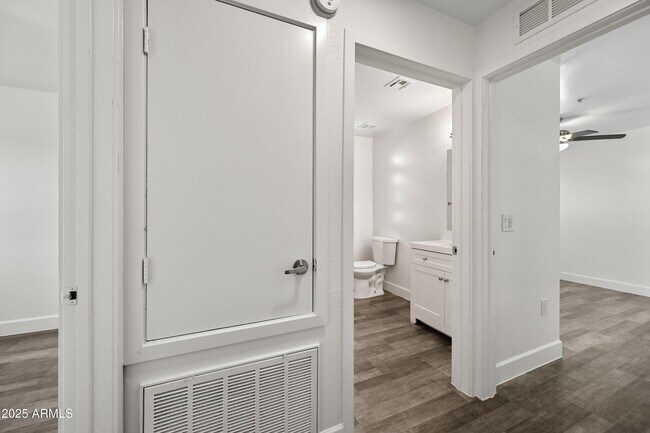 Building Photo - 3065 N 67th Ave