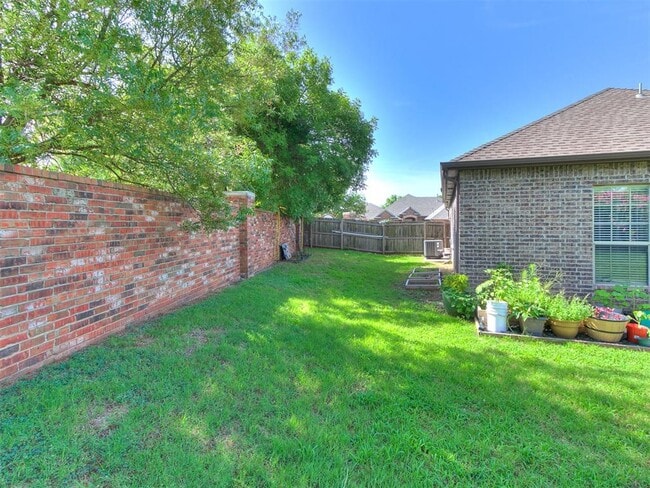 Building Photo - 12401 SW 7th St