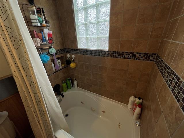 Building Photo - 684 N Graham St