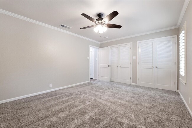Building Photo - Pristine Updated Indian Creek Condo