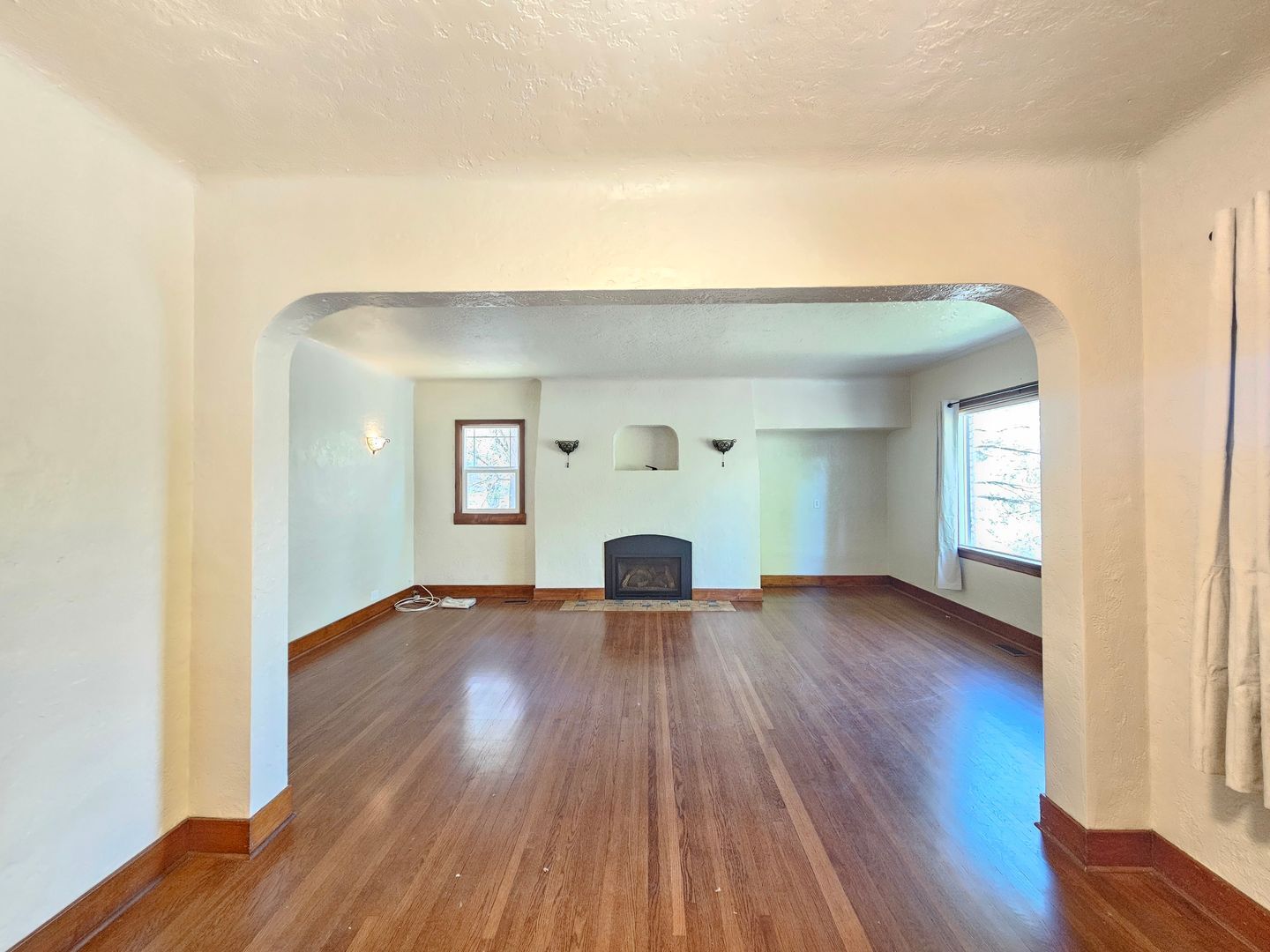 Building Photo - 1922 E 18th Ave