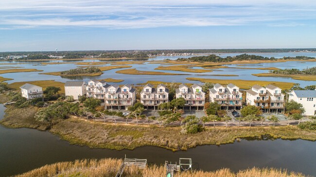 Building Photo - Sandy Bottoms Beach Club