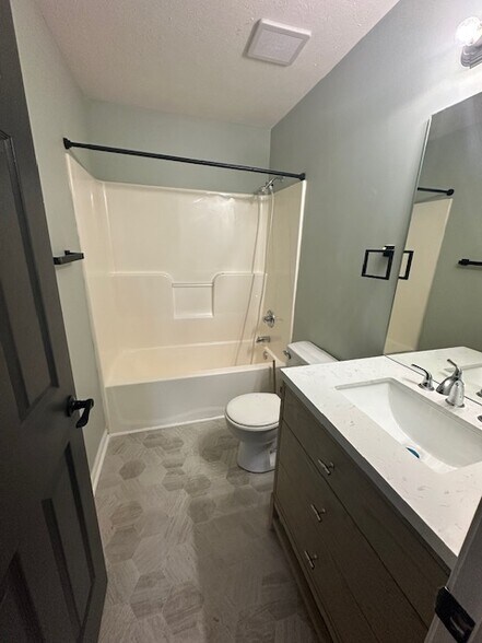 Guess Bath - 105 Braxton Ct