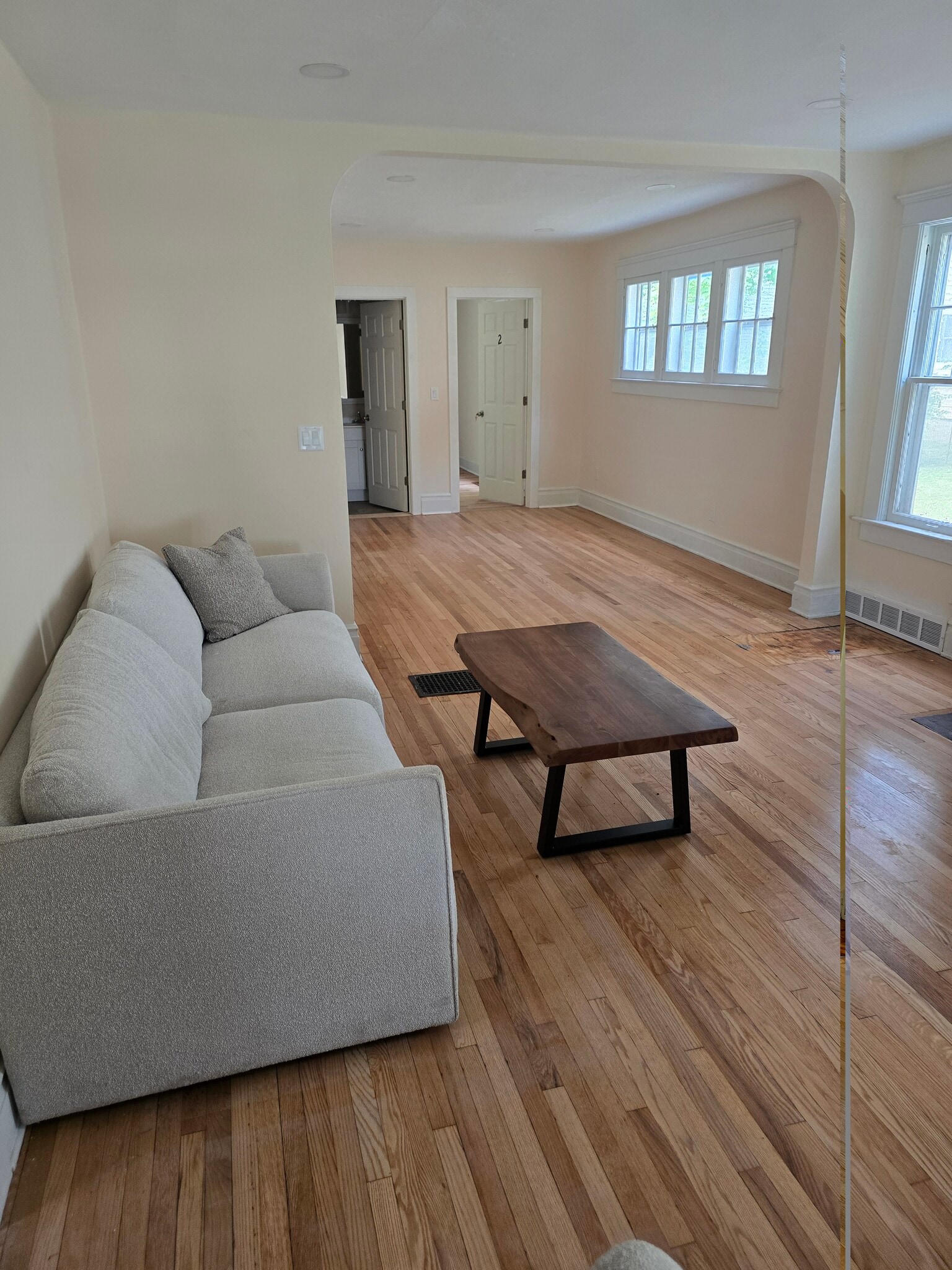 Building Photo - 712 Dewey Ave