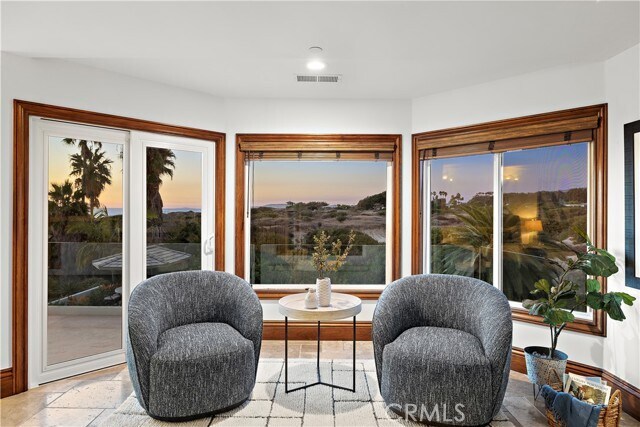 Building Photo - 3811 Vista Blanca