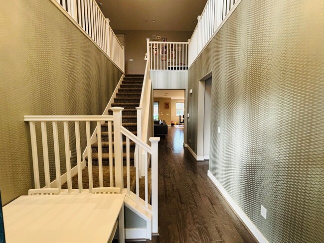 Building Photo - Beautiful home with large backyard in Mountain House