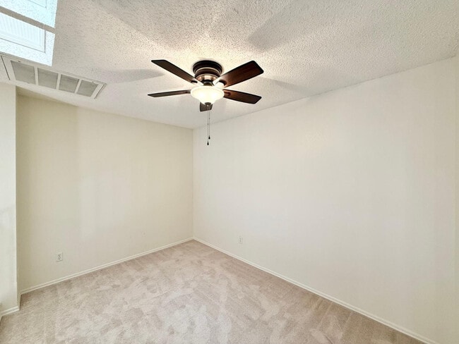 Building Photo - 1717 E Union Hills Dr