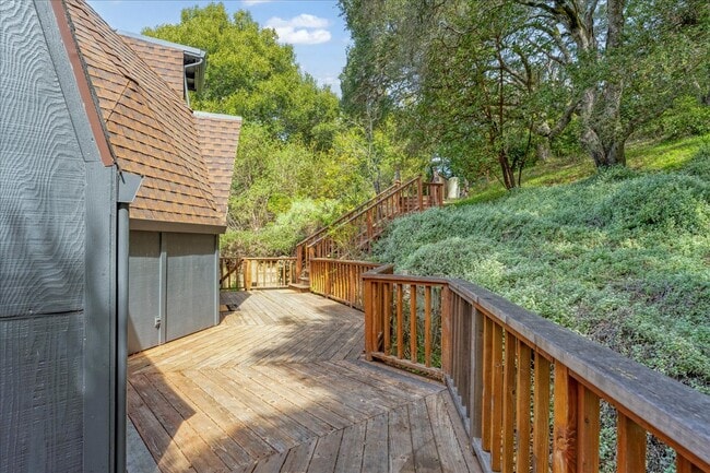 Building Photo - 250 Homestead Trl