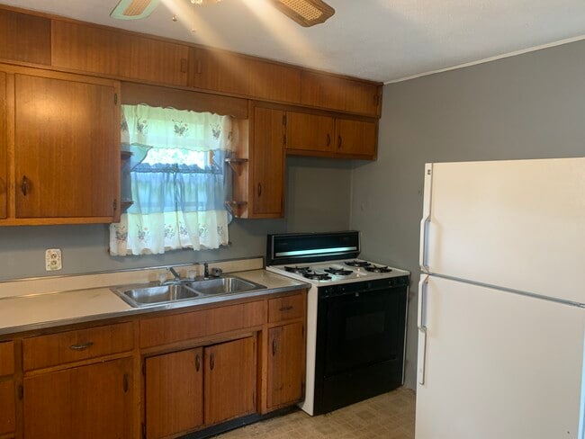 Building Photo - 4222 Delaware St