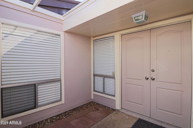 Building Photo - 4346 N 19th Dr