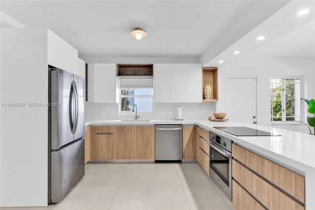 Building Photo - 141 SW 23rd Rd