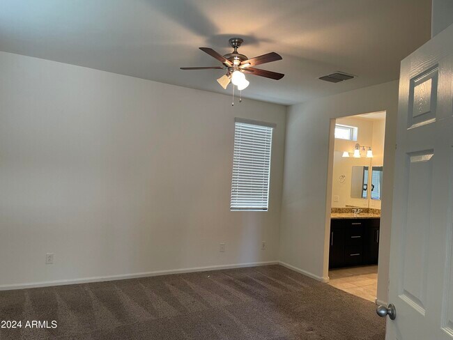 Building Photo - 3822 E Desert Broom Dr
