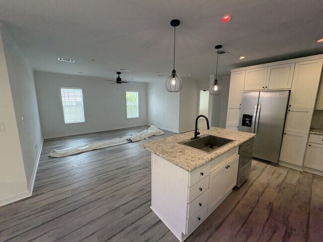 Building Photo - 3055 Lamplighter Dr