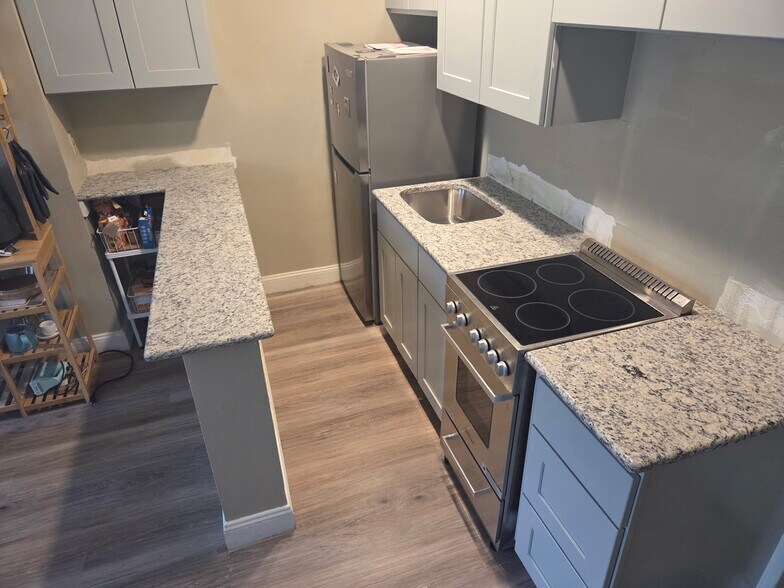 Building Photo - 769 Tremont St