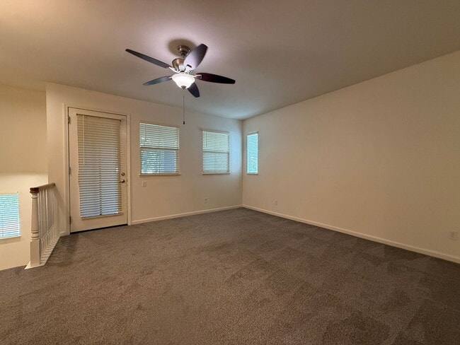 Building Photo - Beautiful Upscale and Modern 2 Bedroom 2 B...