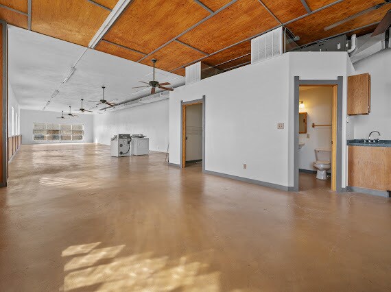 Building Photo - 207 E Garfield St