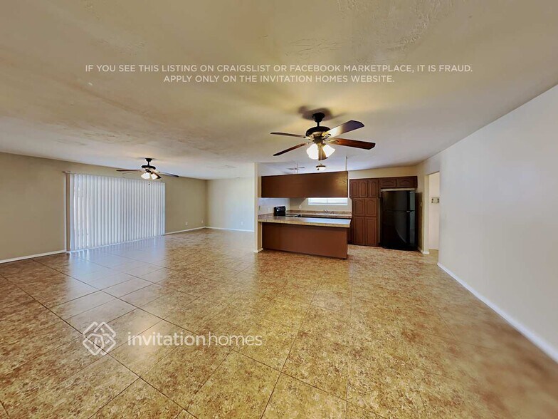 Building Photo - 5849 N 62nd Dr