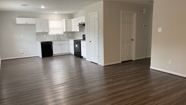 Building Photo - 312 De Haven St