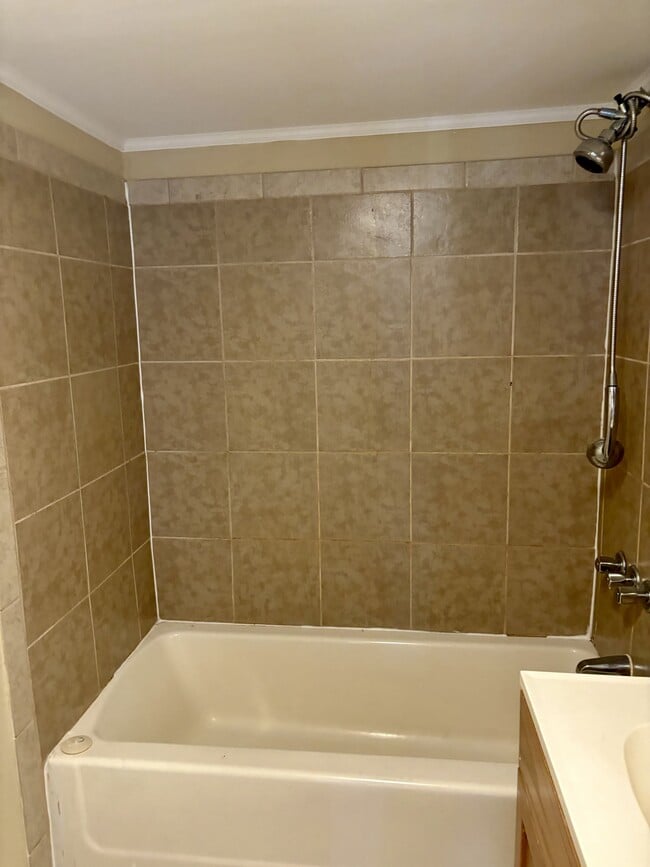 Building Photo - 150 S Sumner Ave