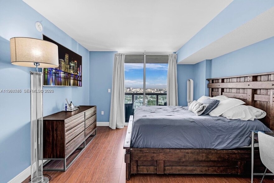 Building Photo - 1800 N Bayshore Dr