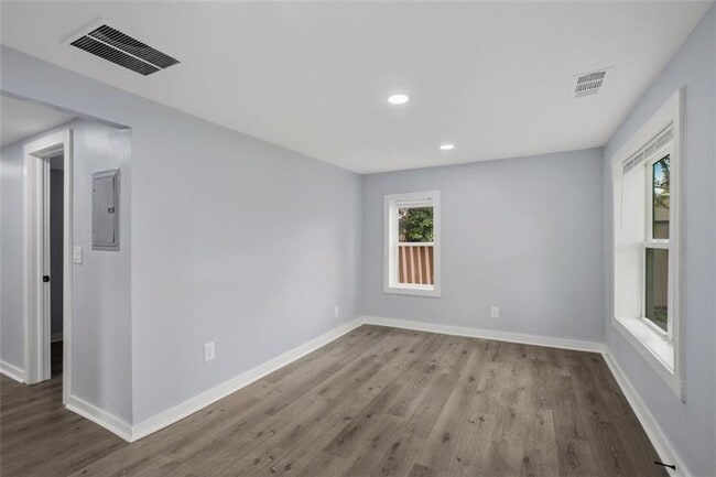 Building Photo - 2040 Penelope St NW