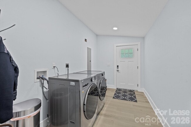 Building Photo - 8609 Cedarbrook Dr