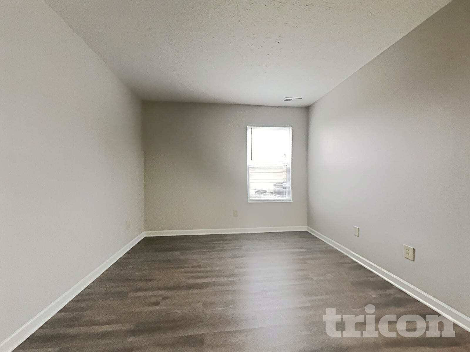 Building Photo - 2291 Hampton Dr