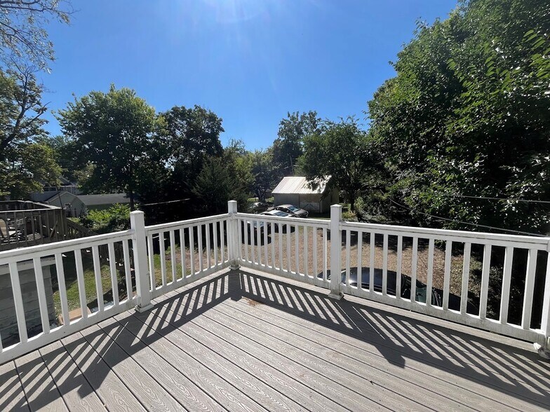 Building Photo - 1119 Emerald St