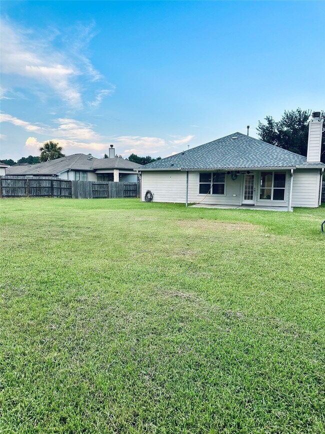 Building Photo - 21604 Horseshoe Dr