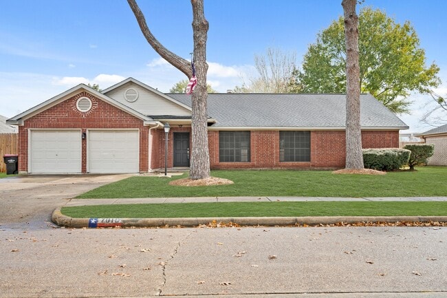 Building Photo - 7010 Pembrough Ln