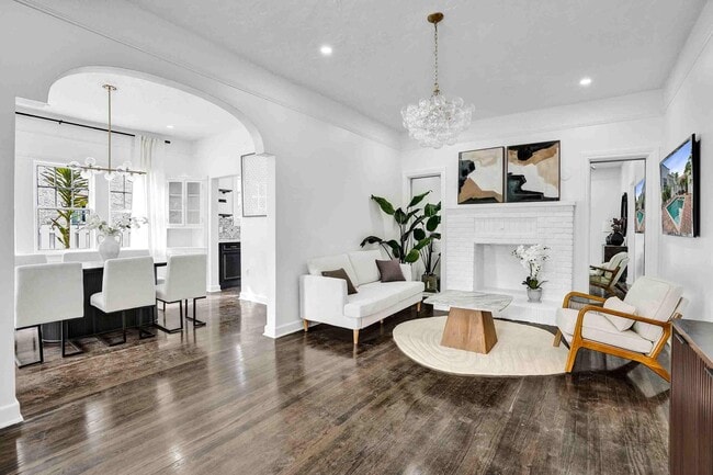 Building Photo - 435 35th St