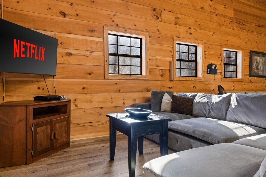 Building Photo - 224 Dogwood Dr