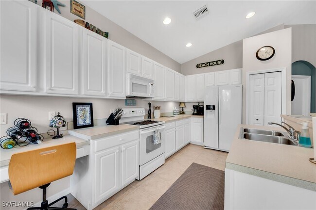 Building Photo - 28220 Caballero Way