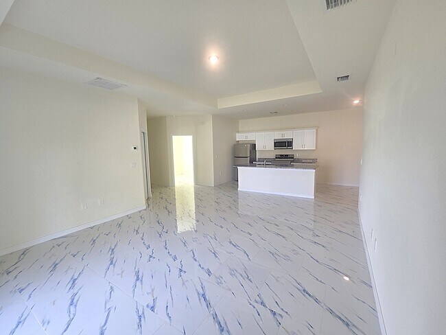 Building Photo - CORNER DULEX-PRIME LOCATION-THREE BEDROOM, TWO BATH, ONE CAR DUPLEX