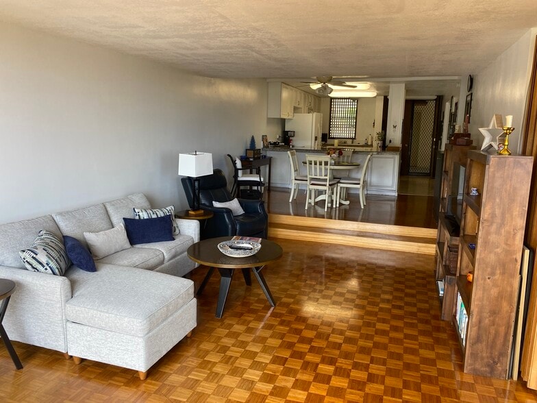 Living area - 521 Hahaione St