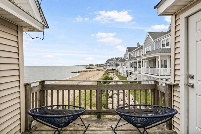 Building Photo - 62 Cosey Beach Ave