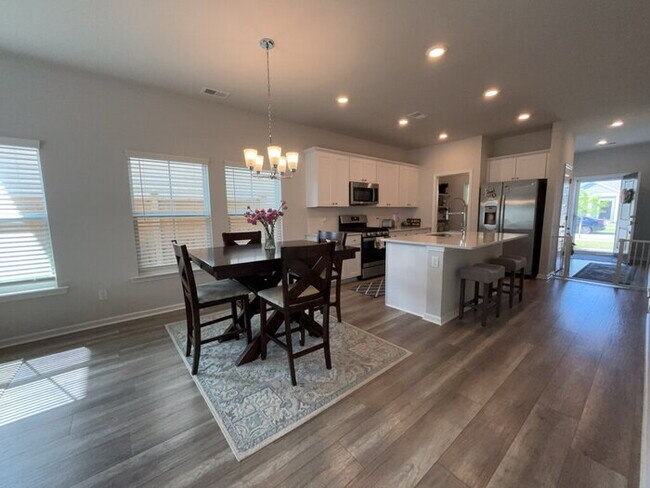 Building Photo - 135 Wood Sage Run