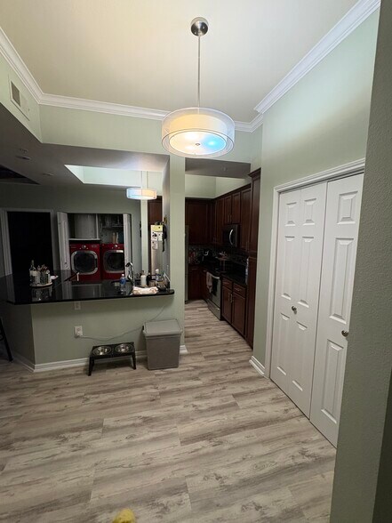 Building Photo - 3225 Turtle Creek Blvd