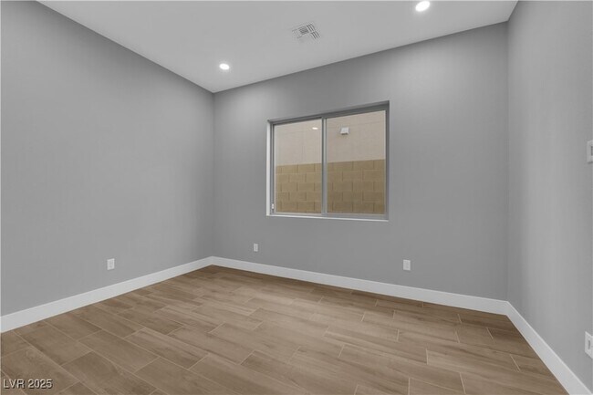 Building Photo - 10648 Stone Ledge Ave