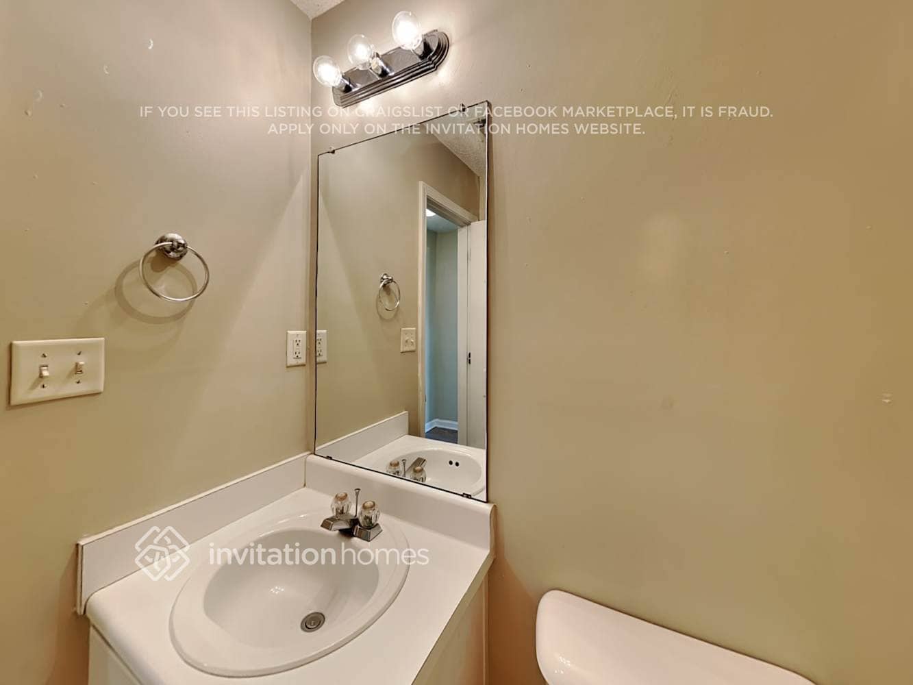 Building Photo - 445 Buffington Dr