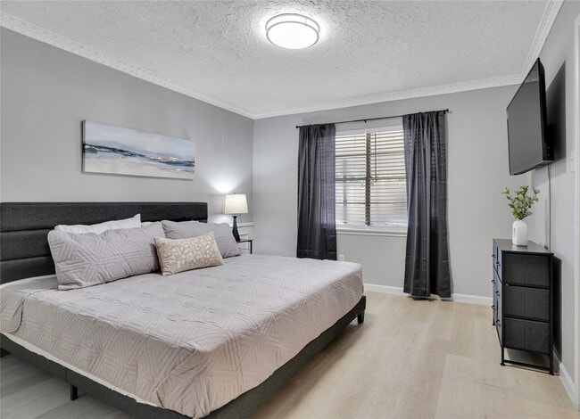 Building Photo - 1523 Saddlecreek Dr