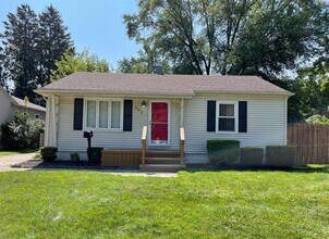 Building Photo - Spacious 3-bedroom, 2-full Bath Ranch