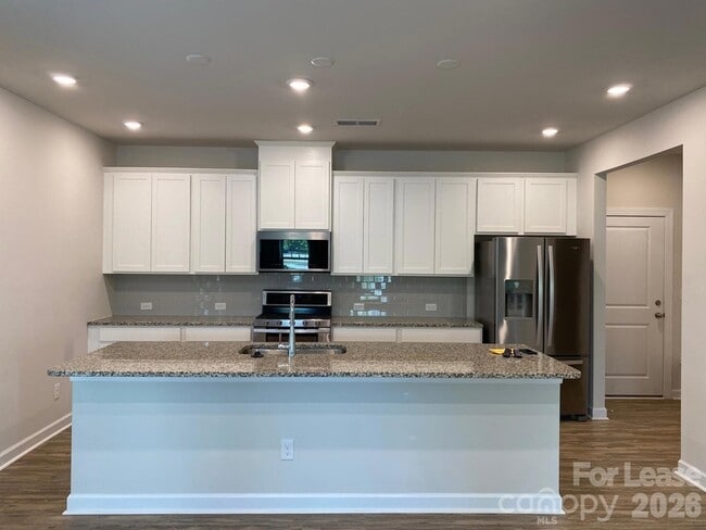 Building Photo - 11819 Midnight Wy