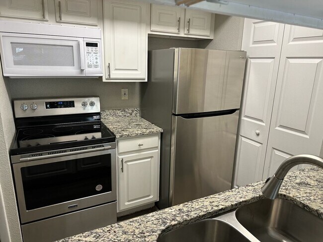 Building Photo - 3716 Idlebrook Cir